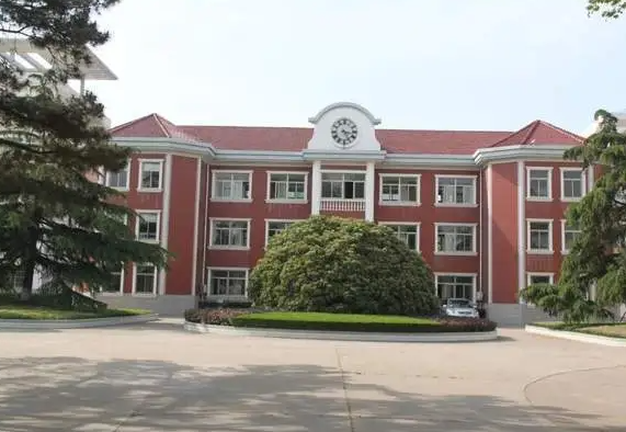 鹽城市龍岡中學(xué)地址，乘車路線