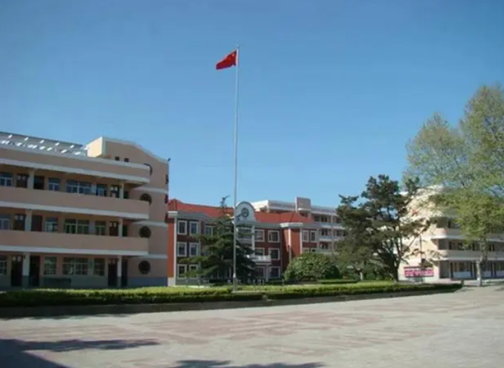 鹽城市龍岡中學(xué)怎么樣、好不好