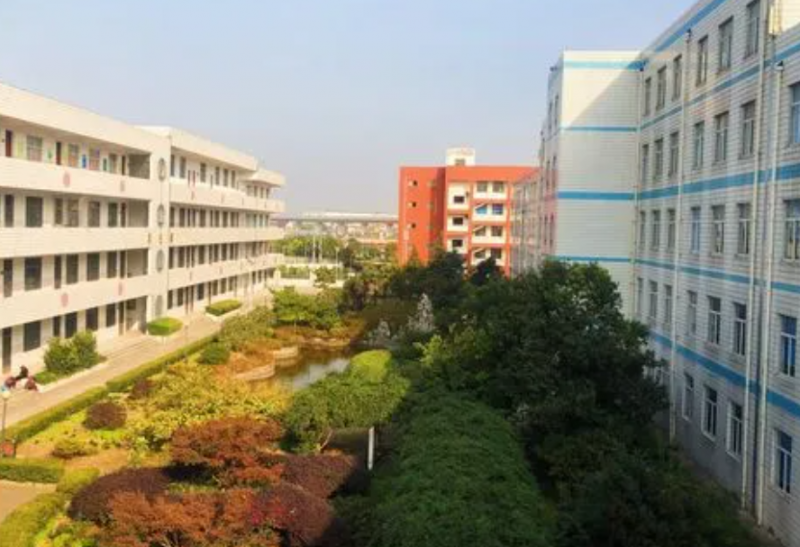 江蘇省建湖高級中學地址，乘車路線
