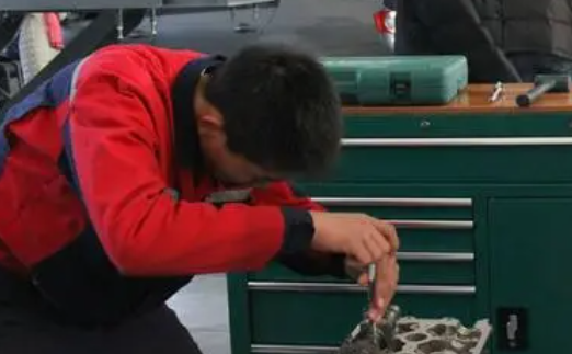 四川2023年中專學校有什么專業(yè)適合男生