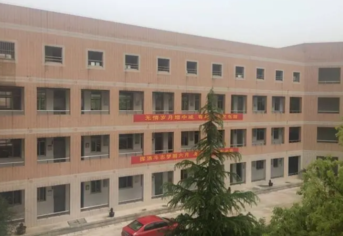 揚(yáng)中市新壩中學(xué)地址，乘車路線