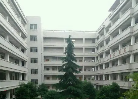 泰興市第四高級中學(xué)地址，乘車路線