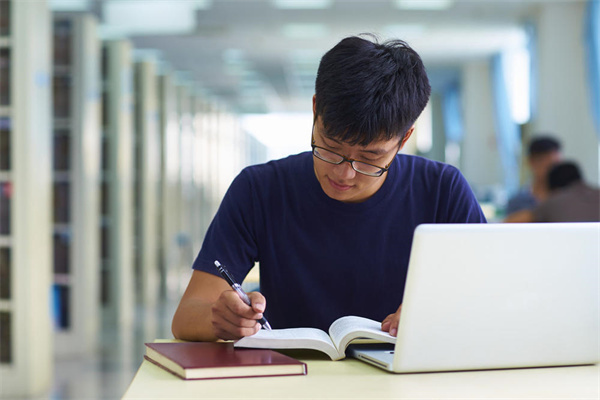 南通大學藝術類學費2023年多少錢