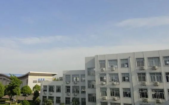常州市武進(jìn)區(qū)湟里高級中學(xué)地址，乘車路線