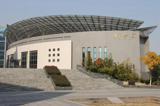 無錫市青山高級中學(xué)怎么樣、好不好