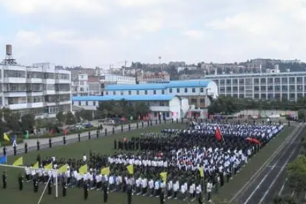 昆明2023年上中專學(xué)?？刹豢梢钥即髮W(xué)
