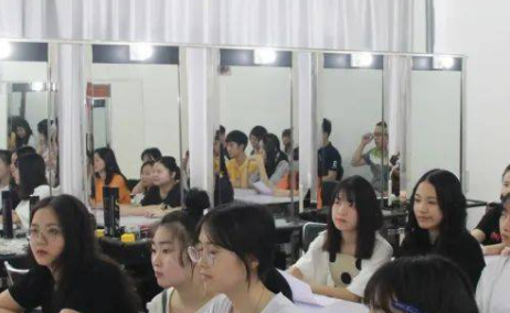 昆明2023年女生上中專(zhuān)學(xué)校有哪些技術(shù)