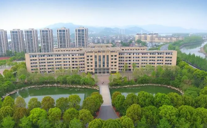 杭州市富陽(yáng)區(qū)江南中學(xué)地址，乘車路線