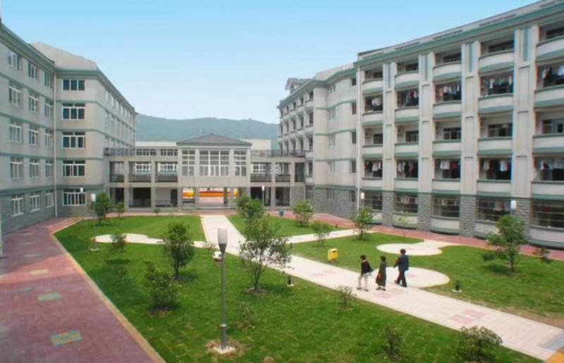 杭州市蕭山區(qū)第八高級(jí)中學(xué)地址，乘車路線