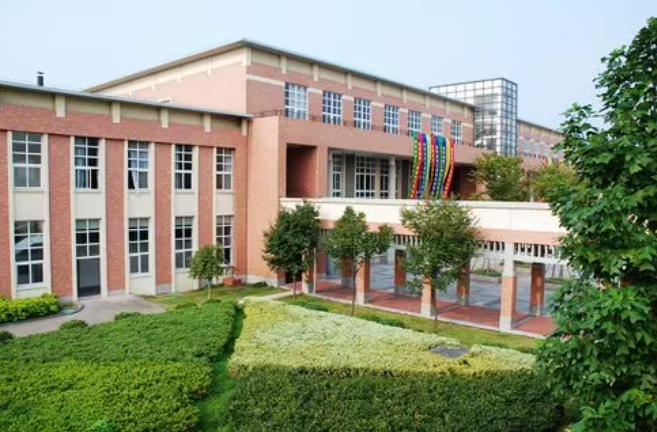 寧波市鎮(zhèn)海區(qū)龍賽中學(xué)地址，乘車路線