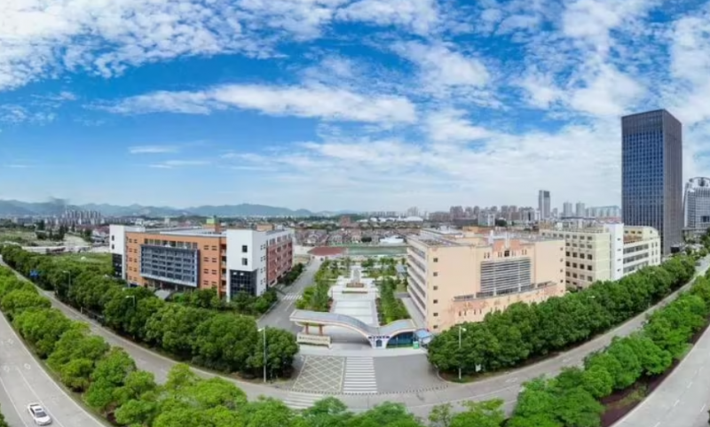 浙江省余姚市第四中學(xué)地址，乘車路線