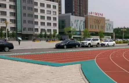 遼寧工貿(mào)學(xué)校地址，乘車路線