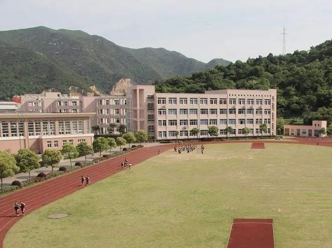 象山西周中學地址，乘車路線