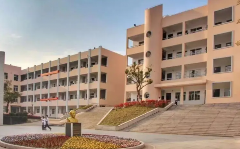 浙江省象山縣第二中學(xué)地址，乘車路線