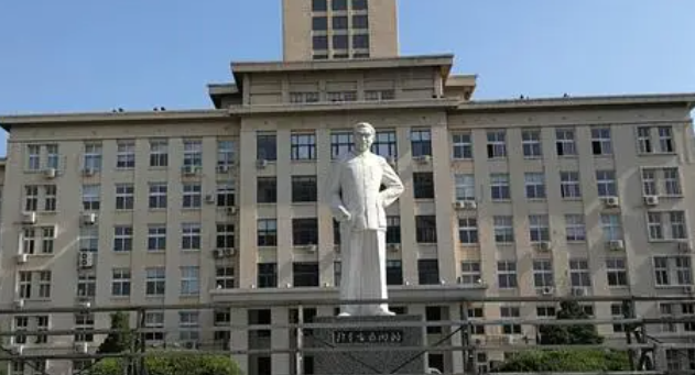 新疆眼視光醫(yī)學(xué)專業(yè)大學(xué)排名及分?jǐn)?shù)線一覽表