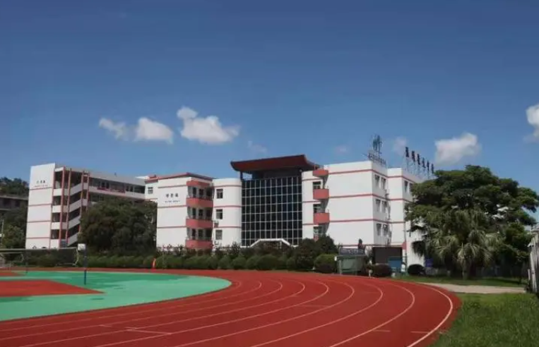 溫州市龍灣區(qū)春暉高級中學地址，乘車路線
