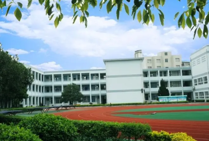 溫州市龍灣區(qū)春暉高級中學(xué)怎么樣、好不好