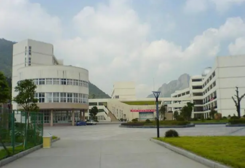 樂清市第三中學地址，乘車路線