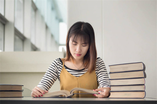 南陽工業(yè)學校計算機平面設計專業(yè)介紹