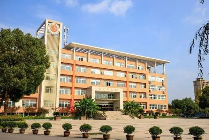 浙江省桐鄉(xiāng)第二中學(xué)地址，乘車路線