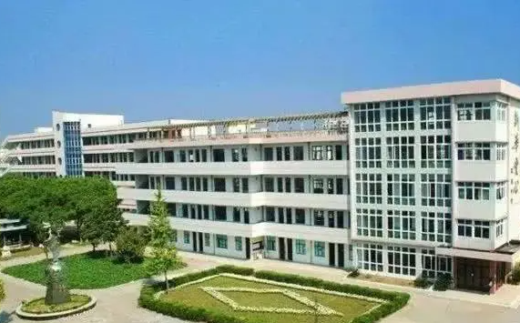 平湖市新華愛心高級中學(xué)地址，乘車路線