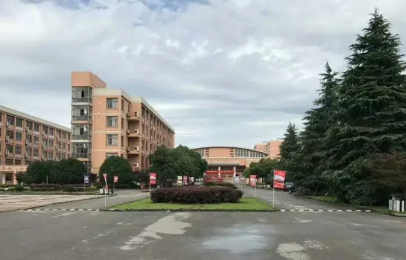 長興縣華盛高級中學(xué)地址，乘車路線
