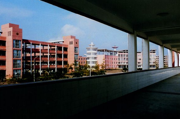 長興金陵高級(jí)中學(xué)地址，乘車路線