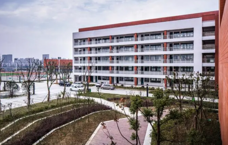 諸暨海亮學(xué)校地址，乘車路線