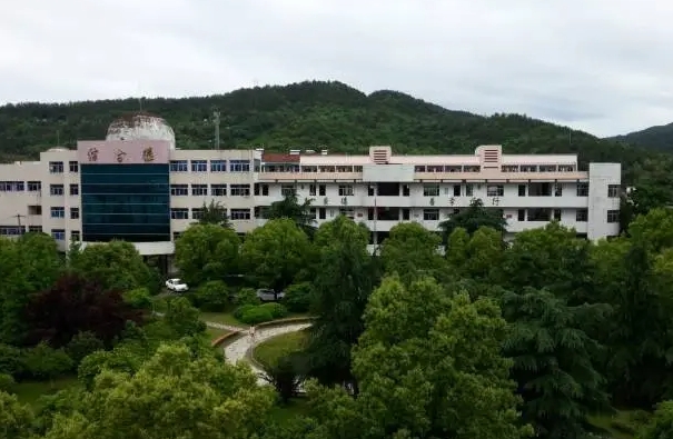 浙江省諸暨市浬浦中學(xué)地址，乘車路線