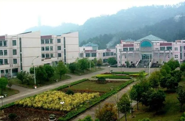 浙江省蘭溪市第一中學(xué)地址，乘車路線