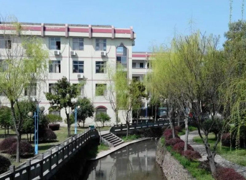 蘭溪市蜀山中學(xué)地址，乘車路線