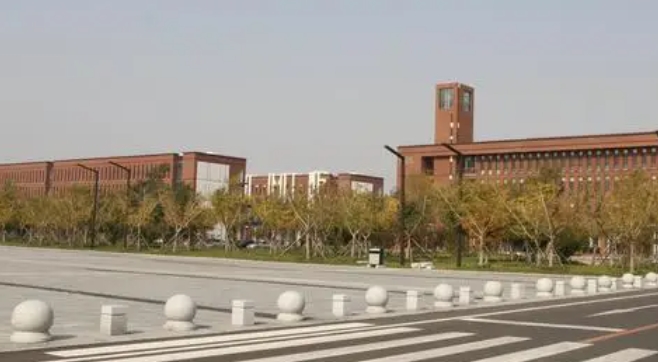 大連理工大學盤錦校區(qū)是什么樣的大學 985還是211高校（附王牌特色專業(yè)）