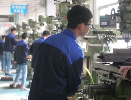 廣西2024年男生上什么中專學校比較好
