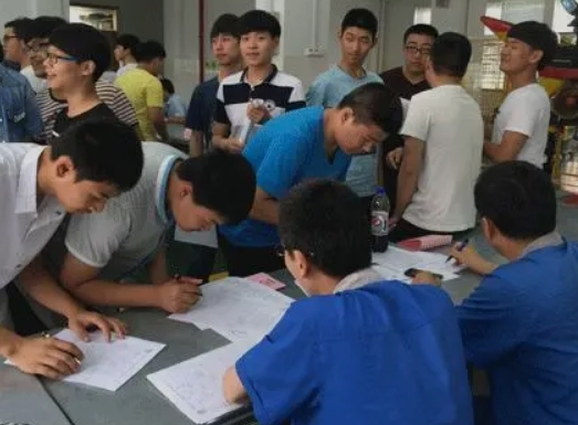 中專學(xué)校都有什么專業(yè)適合男生