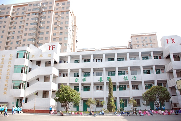 2023新鄉(xiāng)市外國語學(xué)校錄取分數(shù)線(2024年參考)