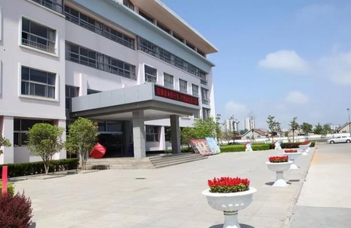 2024青島市建筑工程職業(yè)中等專業(yè)學(xué)校多少錢 青島市建筑工程職業(yè)中等專業(yè)學(xué)校各專業(yè)學(xué)費(fèi)收費(fèi)標(biāo)準(zhǔn)