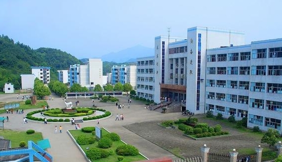 浙江省開(kāi)化中學(xué)怎么樣、好不好