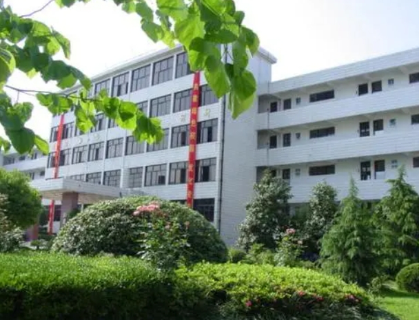 衢州市仲尼中學怎么樣、好不好