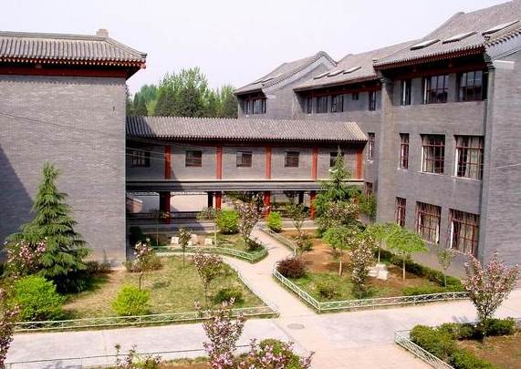 北京市育才學(xué)校地址，乘車路線