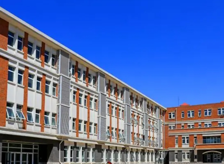 北京市第三中學(xué)地址，乘車路線