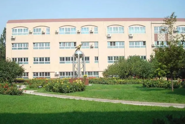 北京市第七中學(xué)地址，乘車路線