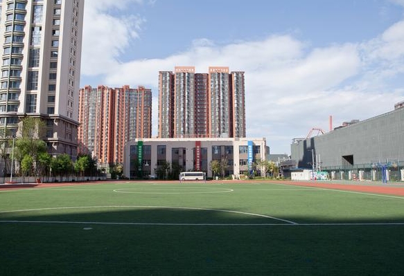 北京市朝陽區(qū)北外同文外國語學(xué)校地址，乘車路線