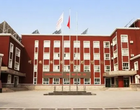 北京市海淀區(qū)人北實驗學(xué)校地址，乘車路線