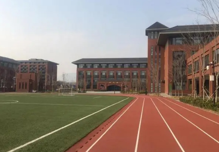中國人民大學(xué)附屬中學(xué)豐臺學(xué)校地址，乘車路線