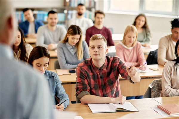 陜西中醫(yī)藥大學VS滇西應用技術大學哪個實力更強？