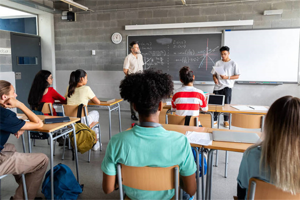 廣州理工學院VS河南財經(jīng)政法大學哪個實力更強？