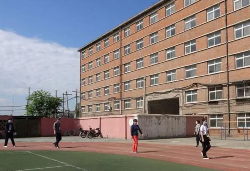 首鋼礦業(yè)公司職工子弟學校地址，乘車路線