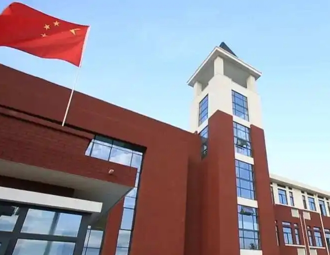人大附中石景山學(xué)校地址，乘車路線