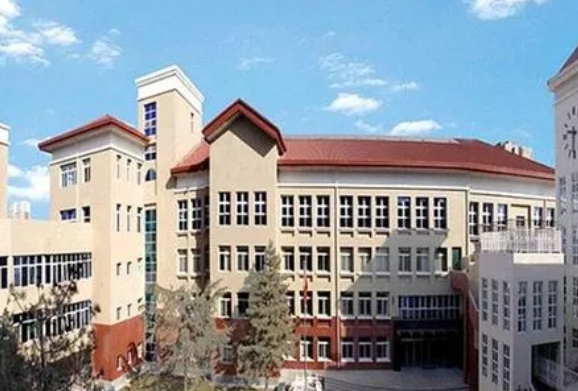 北京市建華實驗亦莊學(xué)校地址，乘車路線
