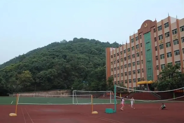 重慶市青木關(guān)中學(xué)校招生簡(jiǎn)章2024年